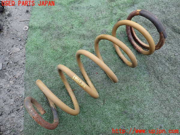 5UPJ-18635105]ハイラックスサーフ(RZN185W)左リアスプリング 中古_m0001.jpg