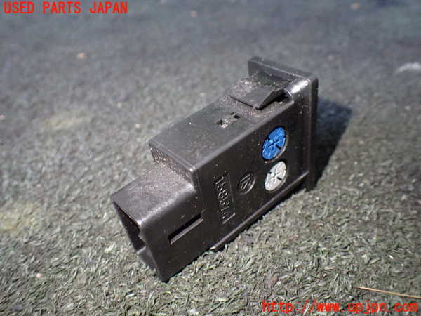 5UPJ-18636307]ハイラックスサーフ(RZN185W)スイッチ2 (AC100V) 中古_m0002.jpg