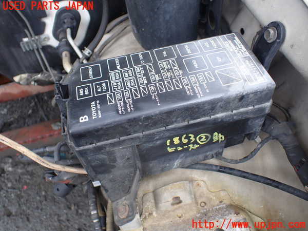 5UPJ-18636742]ハイラックスサーフ(RZN185W)ヒューズボックス2 中古_m0001.jpg
