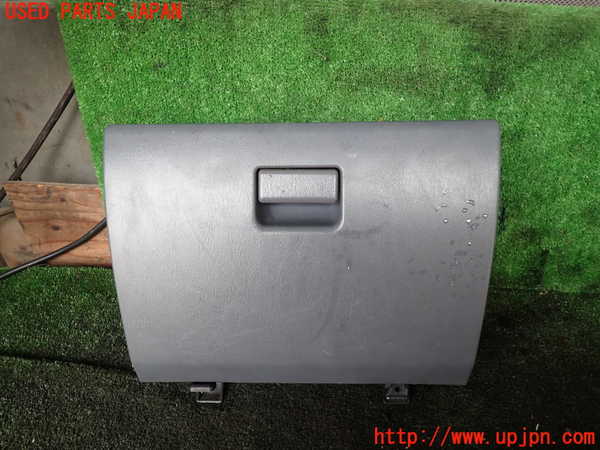 5UPJ-18637516]ハイラックスサーフ(RZN185W)グローブボックス1 中古_m0001.jpg