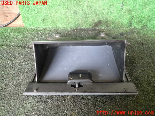 5UPJ-18637516]ハイラックスサーフ(RZN185W)グローブボックス1 中古_m0003.jpg