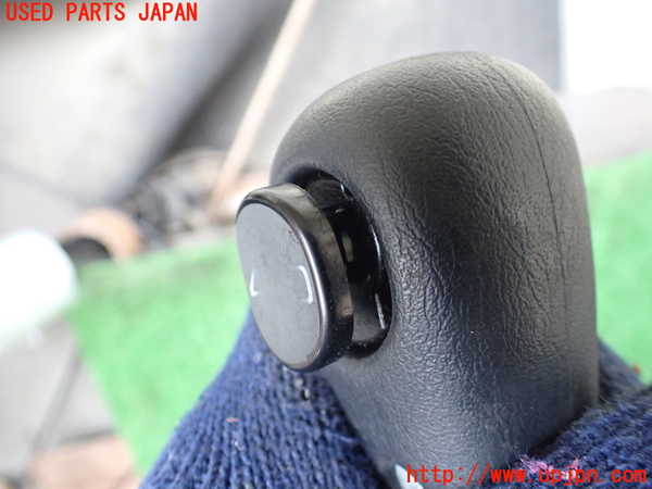 5UPJ-18637570]ハイラックスサーフ(RZN185W)シフトノブ 中古_m0002.jpg