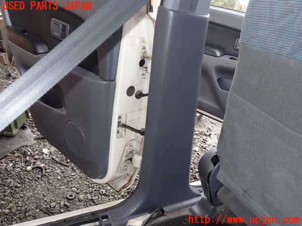 5UPJ-18637670]ハイラックスサーフ(RZN185W)左センターピラートリム 中古_m0003.jpg