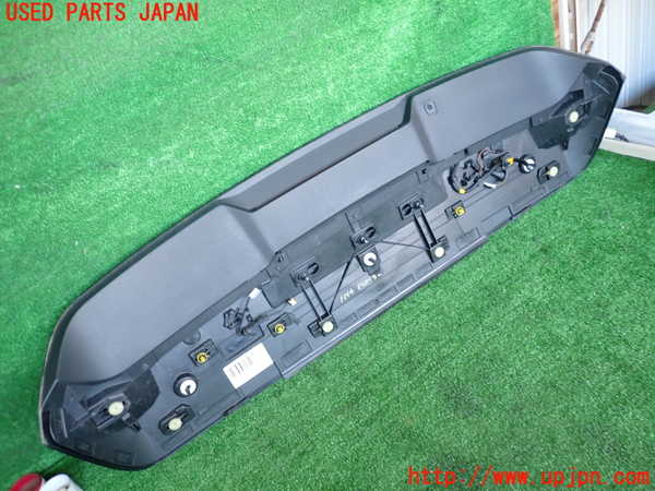 2UPJ-18641520]ボルボ・XC40(XB420XC)リアスポイラー 中古_m0002.jpg