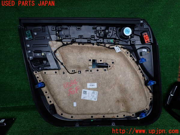 5UPJ-18641234]ボルボ・XC40(XB420XC)右前ドア内張り 中古_m0003.jpg