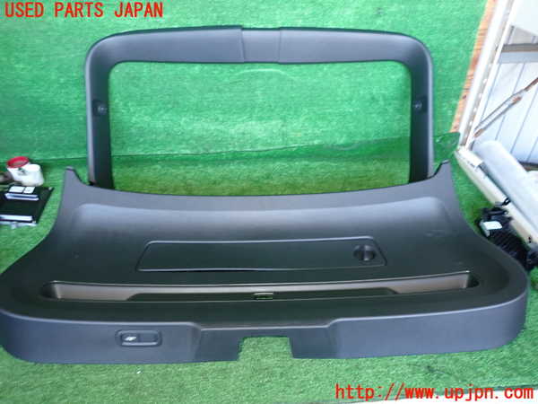5UPJ-18641578]ボルボ・XC40(XB420XC)バックドア内張り 中古_m0001.jpg