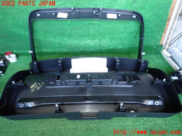 5UPJ-18641578]ボルボ・XC40(XB420XC)バックドア内張り 中古_m0003.jpg