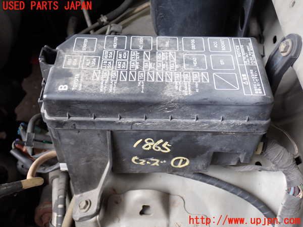 2UPJ-18656741]ハイラックスサーフ(RZN185W)ヒューズボックス1 中古_m0001.jpg