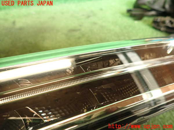 2UPJ-18661150]ポルシェ・カイエン(92AM5502)右コーナーランプ 中古_m0003.jpg