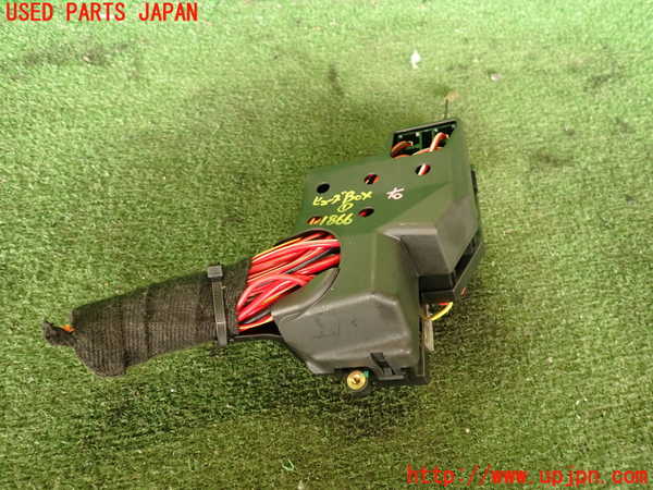 2UPJ-18666741]ポルシェ・カイエン(92AM5502)ヒューズボックス1 中古_m0002.jpg