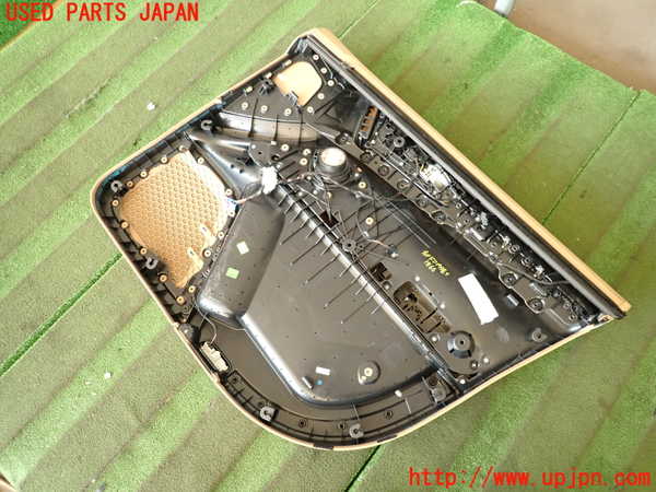 2UPJ-18661264]ポルシェ・カイエン(92AM5502)左前ドア内張り 中古_m0005.jpg
