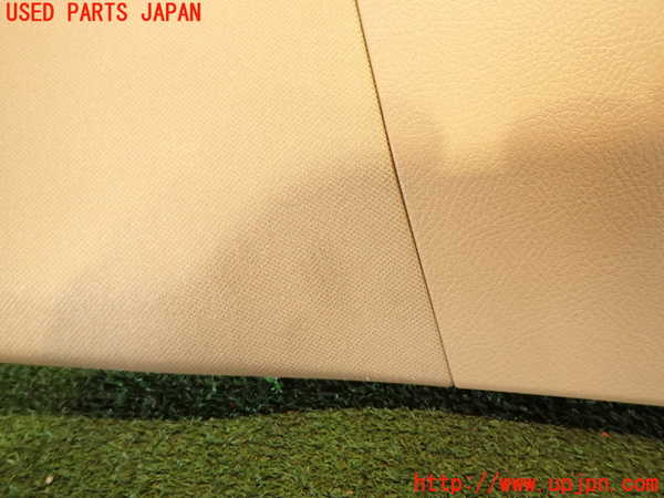 2UPJ-18667665]ポルシェ・カイエン(92AM5502)右センターピラートリム 中古_m0003.jpg