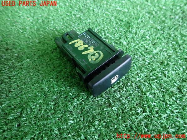 5UPJ-18676307]クラウン ロイヤル(GRS202)スイッチ2 (給油口) 中古_m0002.jpg