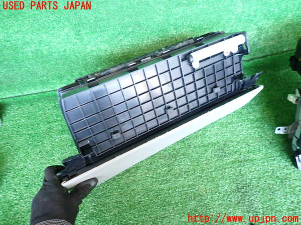 5UPJ-18677516]クラウン ロイヤル(GRS202)グローブボックス1 中古_m0004.jpg