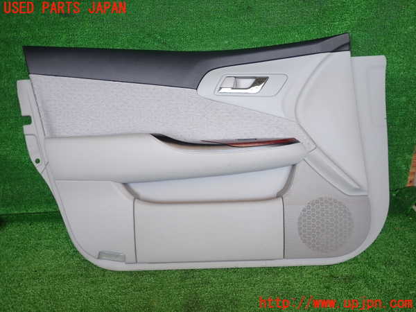 5UPJ-18671264]クラウン ロイヤル(GRS202)左前ドア内張り 中古_m0001.jpg