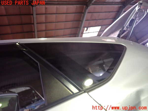 5UPJ-18701382]プリウスα(ZVW41W)左クォーターガラス 43R-007953 中古_m0001.jpg