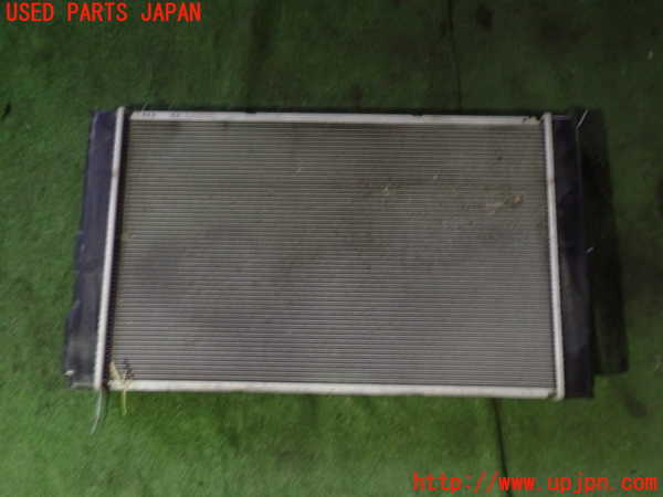 5UPJ-18702321]プリウスα(ZVW41W)ラジエーター1 (メイン) 中古_m0002.jpg