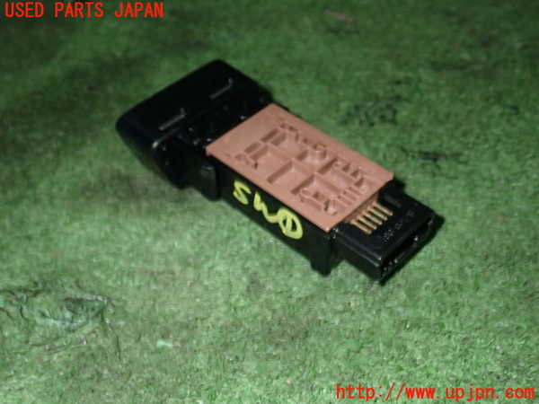 5UPJ-18706306]プリウスα(ZVW41W)スイッチ1 (パーキングブレーキ) 中古_m0003.jpg