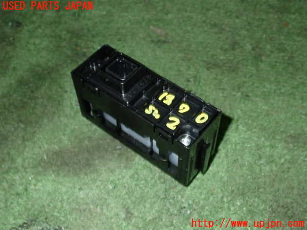 5UPJ-18706307]プリウスα(ZVW41W)スイッチ2 (EV) 中古_m0002.jpg