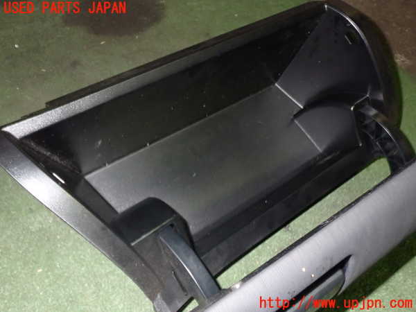 5UPJ-18707516]プリウスα(ZVW41W)グローブボックス1 中古_m0005.jpg
