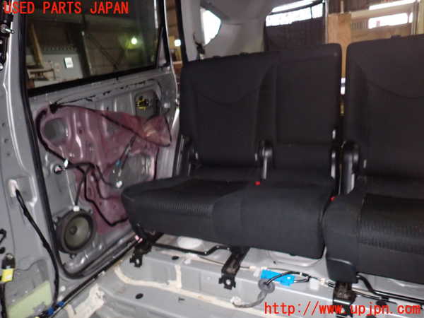 5UPJ-18707405]プリウスα(ZVW41W)右リアシート 中古_m0001.jpg