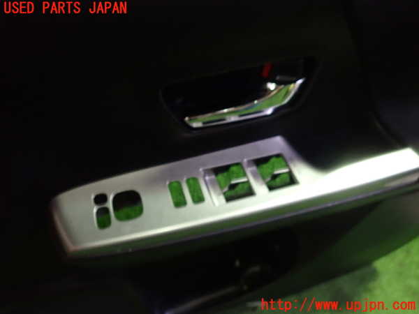 5UPJ-18701234]プリウスα(ZVW41W)右前ドア内張り 中古_m0002.jpg