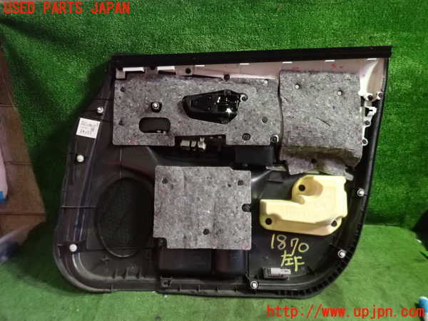 5UPJ-18701264]プリウスα(ZVW41W)左前ドア内張り 中古_m0004.jpg
