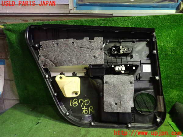 5UPJ-18701294]プリウスα(ZVW41W)右後ドア内張り 中古_m0005.jpg
