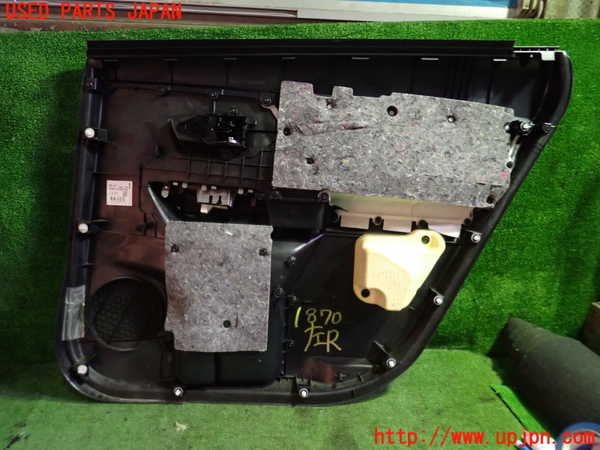 5UPJ-18701324]プリウスα(ZVW41W)左後ドア内張り 中古_m0005.jpg