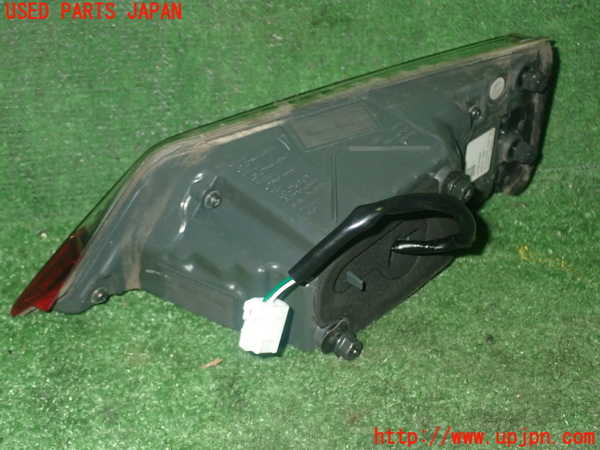 5UPJ-18711550]レクサス・IS300h(AVE30)右リアフィニッシャー 中古_m0002.jpg