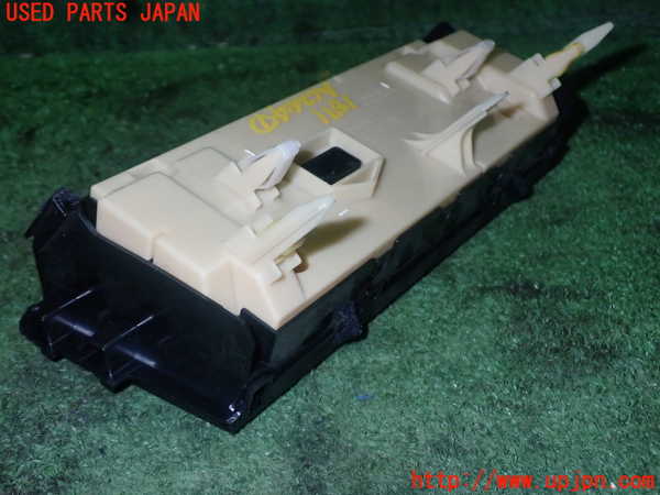1UPJ-18716066]レクサス・IS300h(AVE30)エアコンスイッチ1 中古_m0003.jpg
