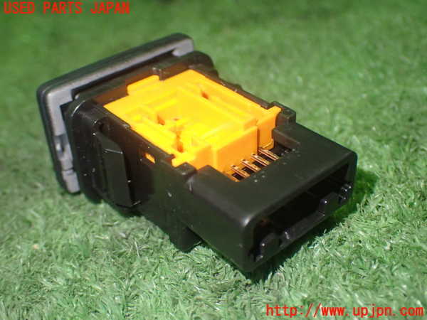 1UPJ-18716307]レクサス・IS300h(AVE30)スイッチ2 (車両接近通報オフ) 中古_m0003.jpg