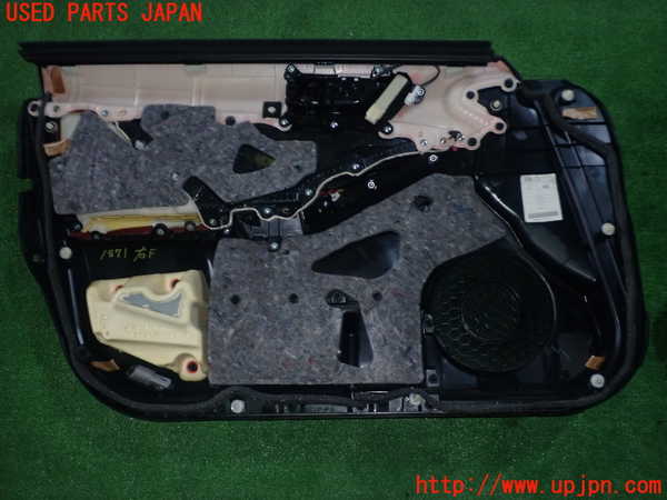 5UPJ-18711234]レクサス・IS300h(AVE30)右前ドア内張り 中古_m0002.jpg