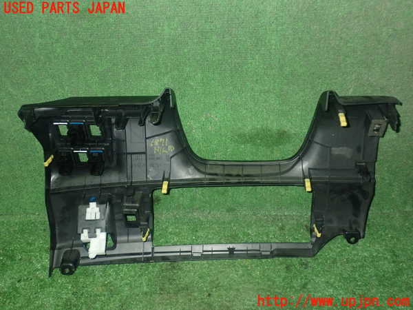 5UPJ-18717691]レクサス・IS300h(AVE30)内装トリム類1 中古_m0002.jpg