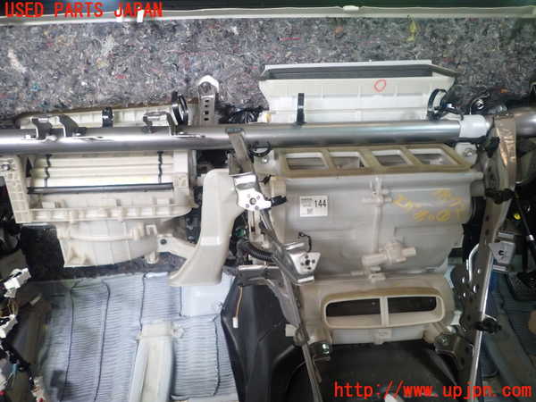 1UPJ-18726081]クラウン ハイブリッド(GWS204)エバポレーター1 中古_m0001.jpg