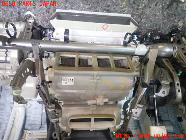 1UPJ-18726081]クラウン ハイブリッド(GWS204)エバポレーター1 中古_m0002.jpg