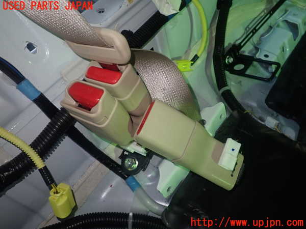 1UPJ-18727135]クラウン ハイブリッド(GWS204)真中2列目シートベルト 中古_m0002.jpg
