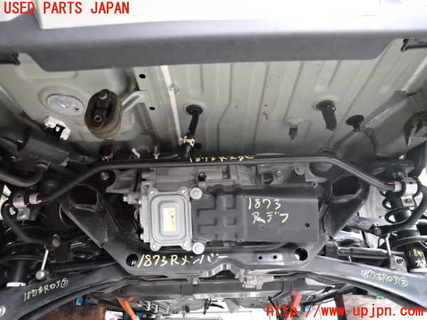 5UPJ-18735445]エクリプスクロス PHEV(GL3W)リアスタビライザー 中古_m0001.jpg