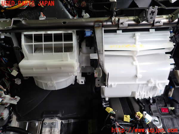 2UPJ-18736081]エクリプスクロス PHEV(GL3W)エバポレーター1 中古_m0001.jpg