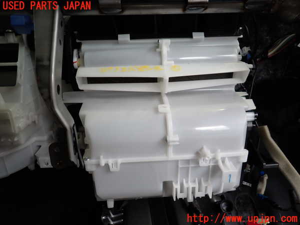 2UPJ-18736081]エクリプスクロス PHEV(GL3W)エバポレーター1 中古_m0002.jpg