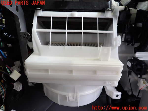 2UPJ-18736081]エクリプスクロス PHEV(GL3W)エバポレーター1 中古_m0003.jpg