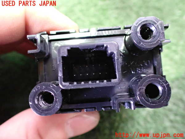 5UPJ-18736309]エクリプスクロス PHEV(GL3W)スイッチ4 (電動パーキングブレーキ、AUTO HOLD) 中古_m0003.jpg