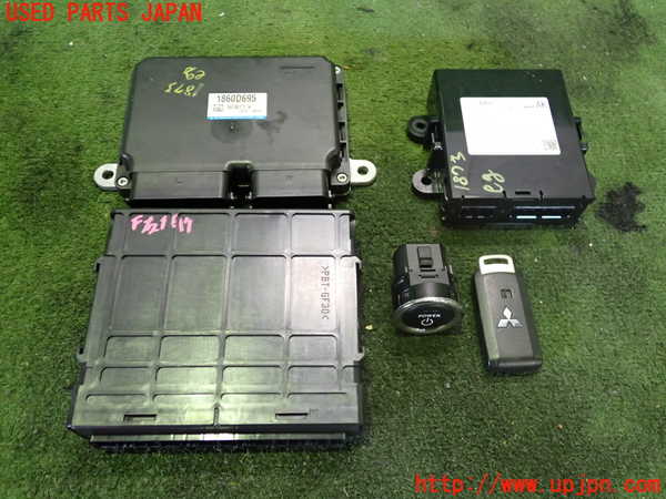 5UPJ-18736110]エクリプスクロス PHEV(GL3W)エンジンコンピューター 中古_m0001.jpg