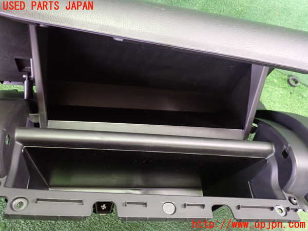 5UPJ-18737516]エクリプスクロス PHEV(GL3W)グローブボックス1 中古_m0004.jpg