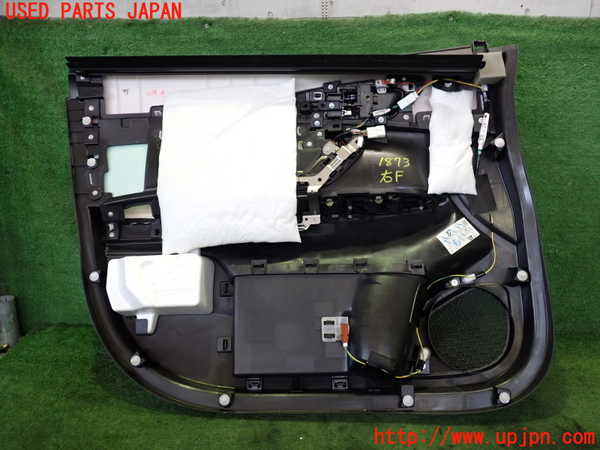 5UPJ-18731234]エクリプスクロス PHEV(GL3W)右前ドア内張り 中古_m0003.jpg