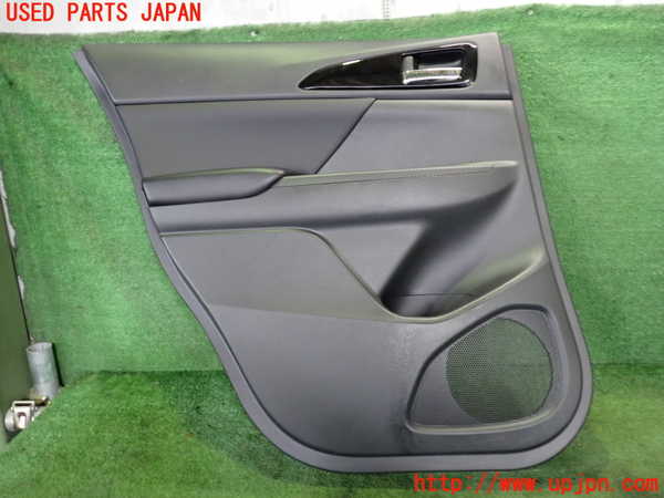 5UPJ-18731324]エクリプスクロス PHEV(GL3W)左後ドア内張り 中古_m0001.jpg