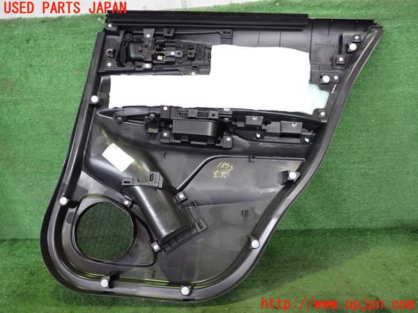 5UPJ-18731324]エクリプスクロス PHEV(GL3W)左後ドア内張り 中古_m0003.jpg