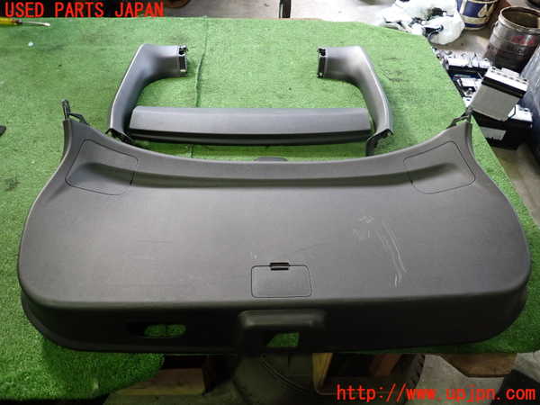 5UPJ-18731578]エクリプスクロス PHEV(GL3W)バックドア内張り 中古_m0001.jpg