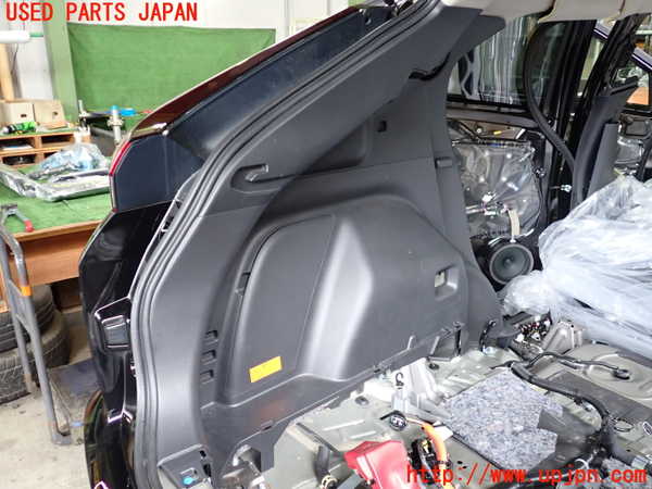 5UPJ-18737680]エクリプスクロス PHEV(GL3W)左リアピラートリム 中古_m0002.jpg