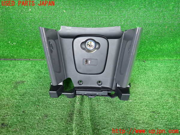 5UPJ-18777692]BMW ミニ(MINI)クーパーD(XV15MW)(F55)内装トリム類2 中古_m0001.jpg